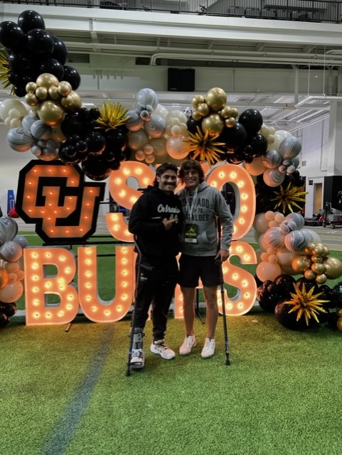 Thank you for having my family and me at the CU/Oregon State game. It was great spending time with my brother, Charlie Offerdahl, even though he wasn't able to play due to a foot injury. @CharlesOfferda1 <a href="/cdorrell18/">Chandler Dorrell</a> <a href="/RonWoitalewicz/">Ron Woitalewicz</a> <a href="/ProStarSports/">Paul Sheehy</a> <a href="/CoachCGrundy/">Cordale Grundy</a> <a href="/CUFBRecruit/">Colorado Football Recruiting</a>