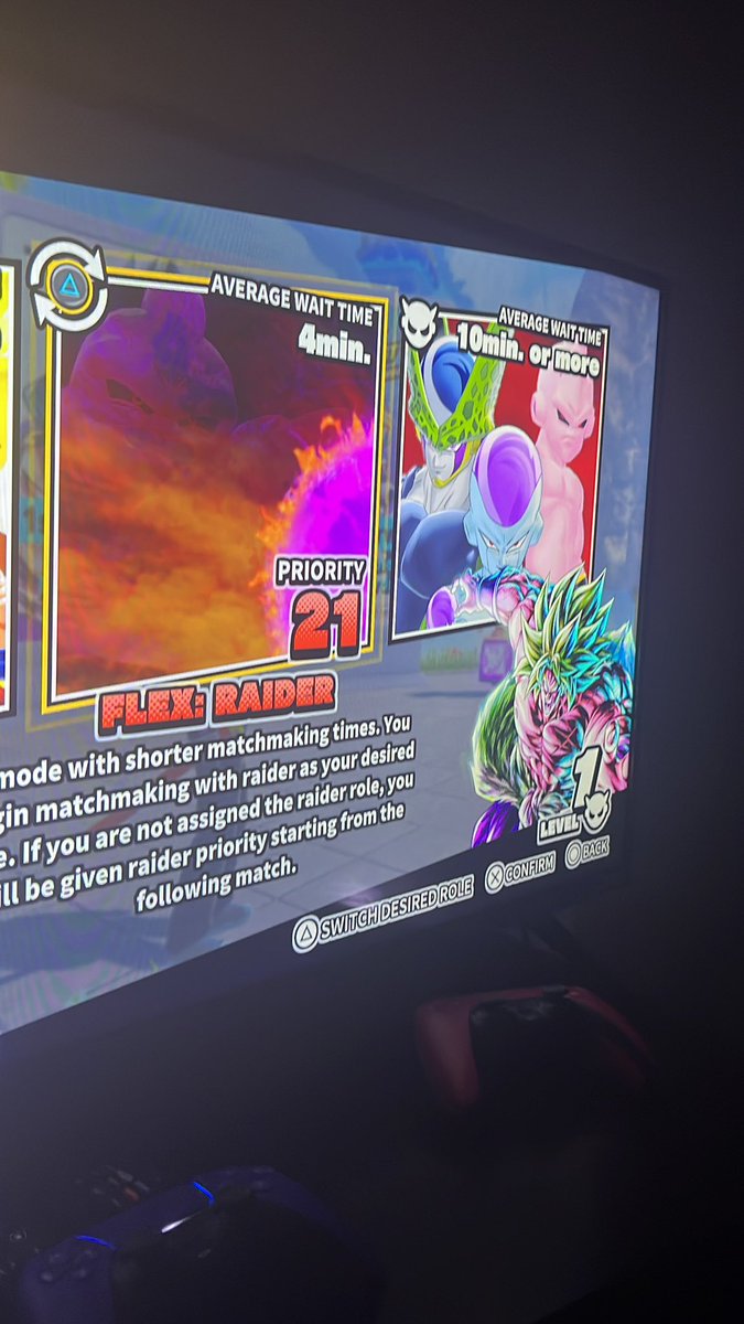 penguinatar04's tweet photo. I bought Broly 4 days ago PLEASEE https://t.co/eYVcrsCoH1