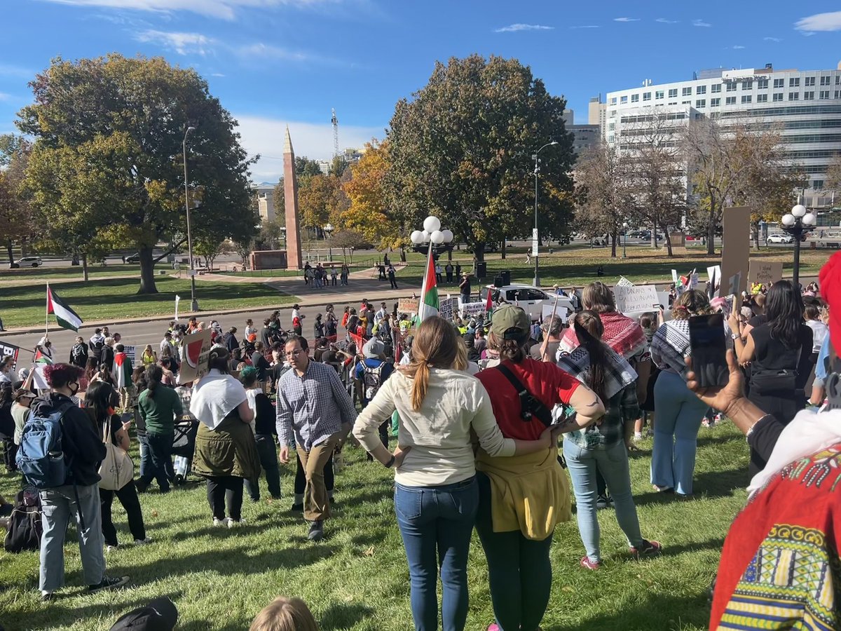 swtsitcom's tweet photo. I never use this account anymore but since no one on my other socials care wanted to come on here and say I attended a protest in Denver today for Palestine 🇵🇸 #FreePalaestine #CeasefireForGazaNOW https://t.co/dqQ5rJk7gy