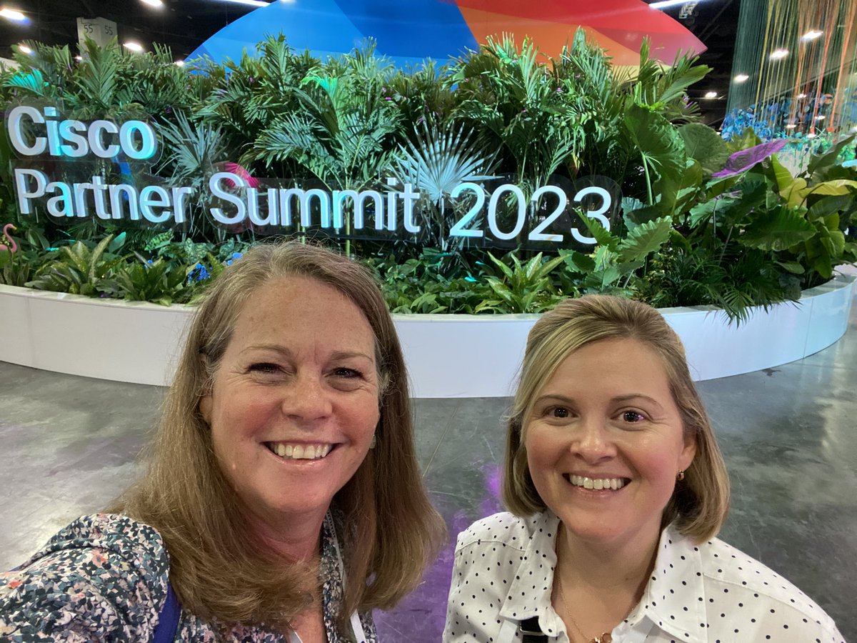 The Partner Hub at #CiscoPS23 has the most perfect spot for 📸 with colleagues &amp; our #CiscoPartners. Here’s mine with <a href="/ashleylmiranda/">Ashley Miranda 🧢</a>  - let’s see ones from the rest of you! #selfiespot