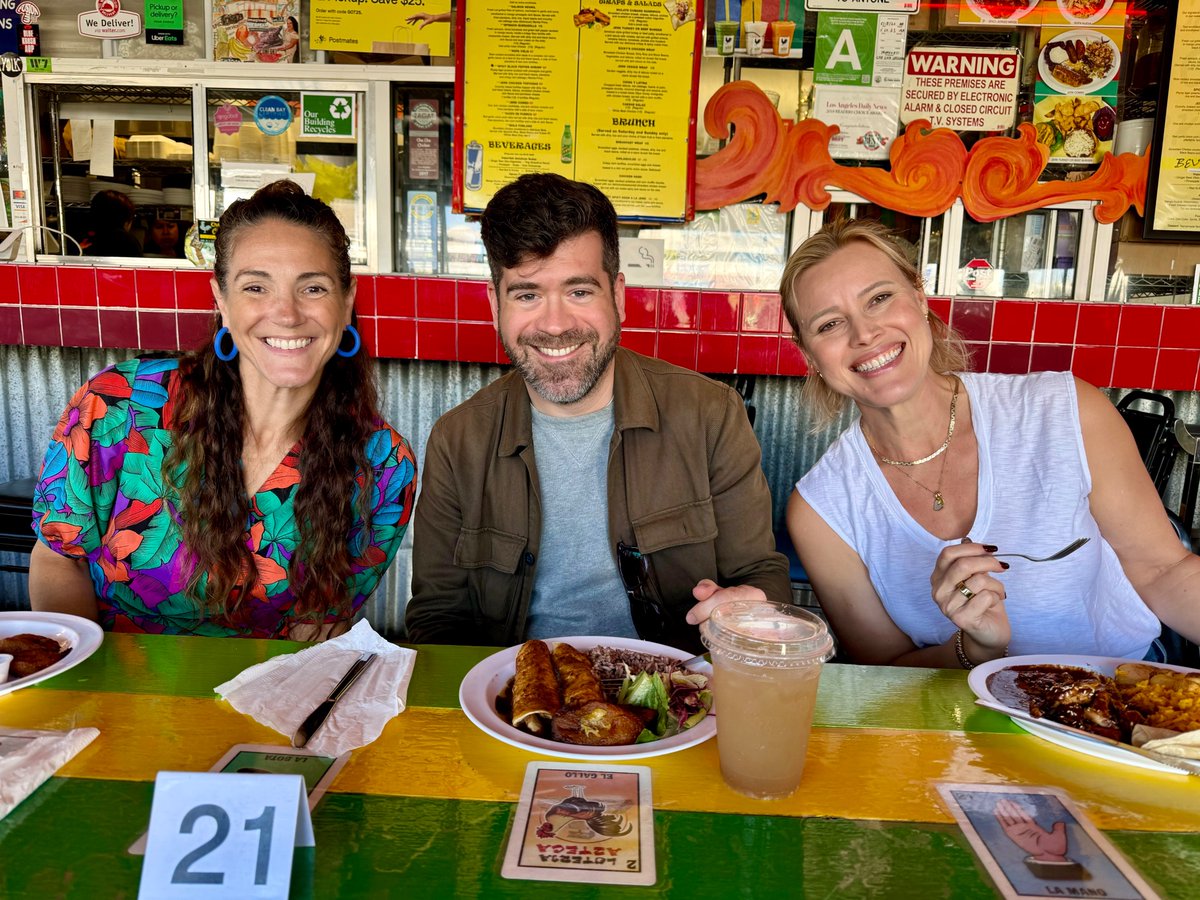 Sunday Funday with my community!

I kicked off my Sunday meeting five of my favorite human beings under the Venice sign in California. 

We then walked along the beach path and met up with three more of my favorite human beings!

Of this group:
4 people participated in my 2022