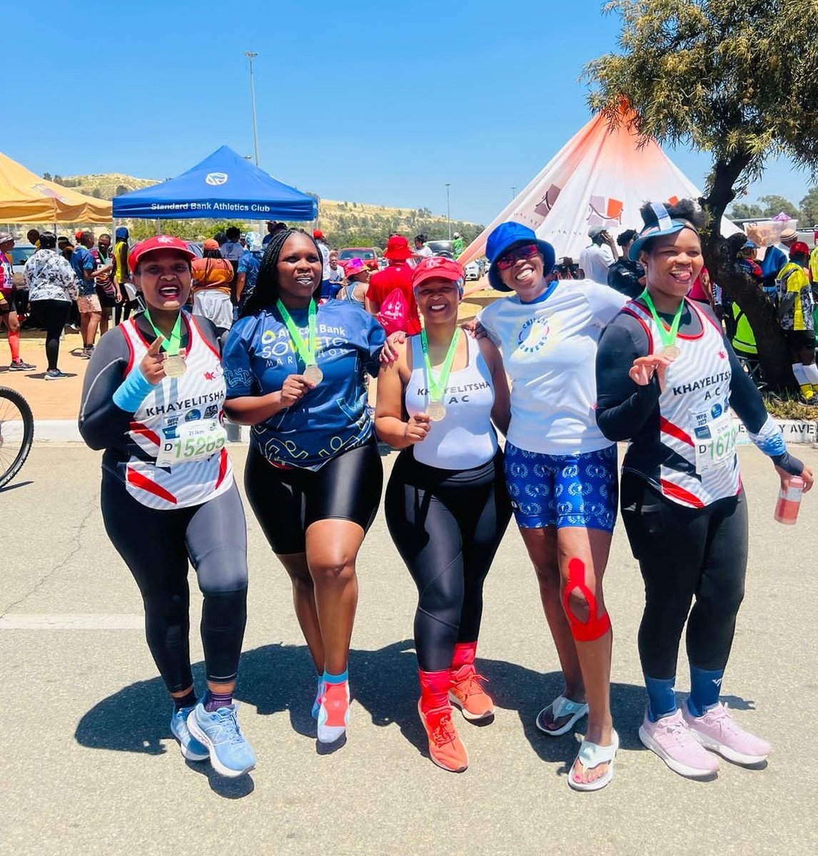 Khayelitsha represented at the 2023 #SowetoMarathon

well done ladies and gents 👏

#Running
#FetchYourBody2023
#IPaintedMyRun
#TheStreetsAreCalling
#KhayelitshaAC
#teamKAC

❤️🖤🤍