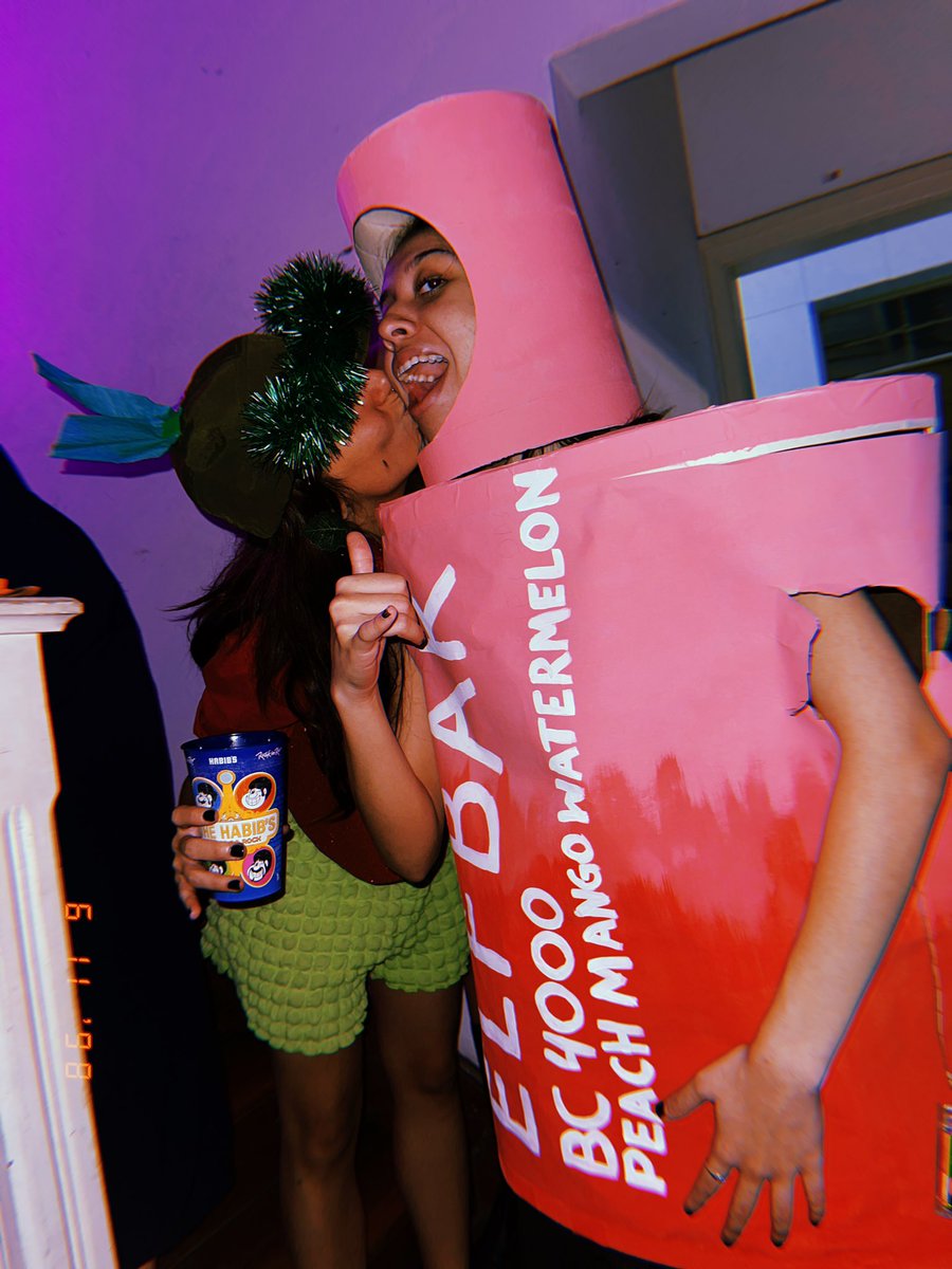 gabisteca2's tweet photo. hoje vim numa festa a fantasia surpresa e quem me tirou me fantasiou de…POD https://t.co/umNQqAR0Ql