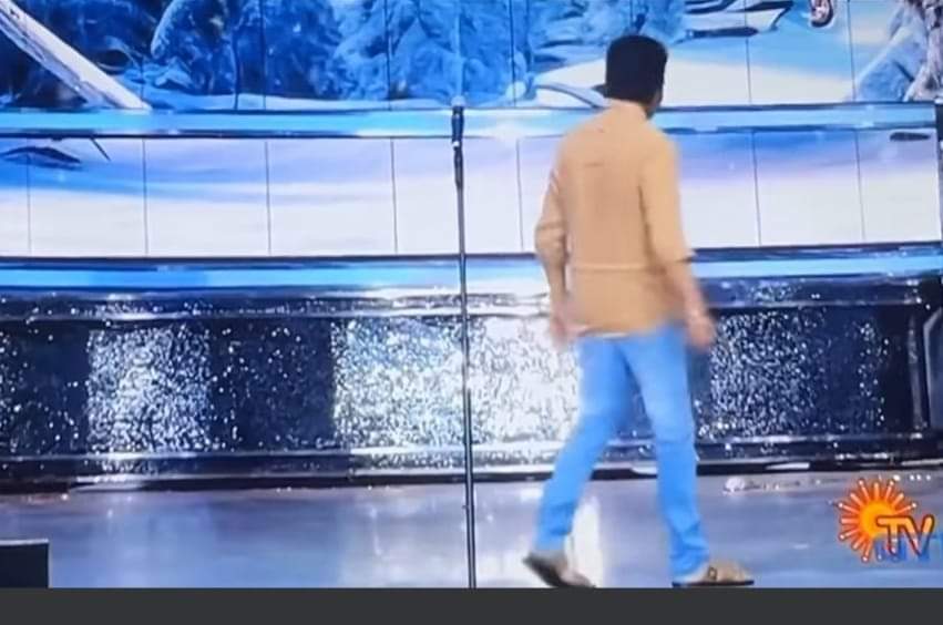 Sakthi_2017's tweet photo. உங்க தரத்தை நீங்களே தாழ்த்திக்கிட்டீங்க @actorvijay https://t.co/EgW7B7c2d2