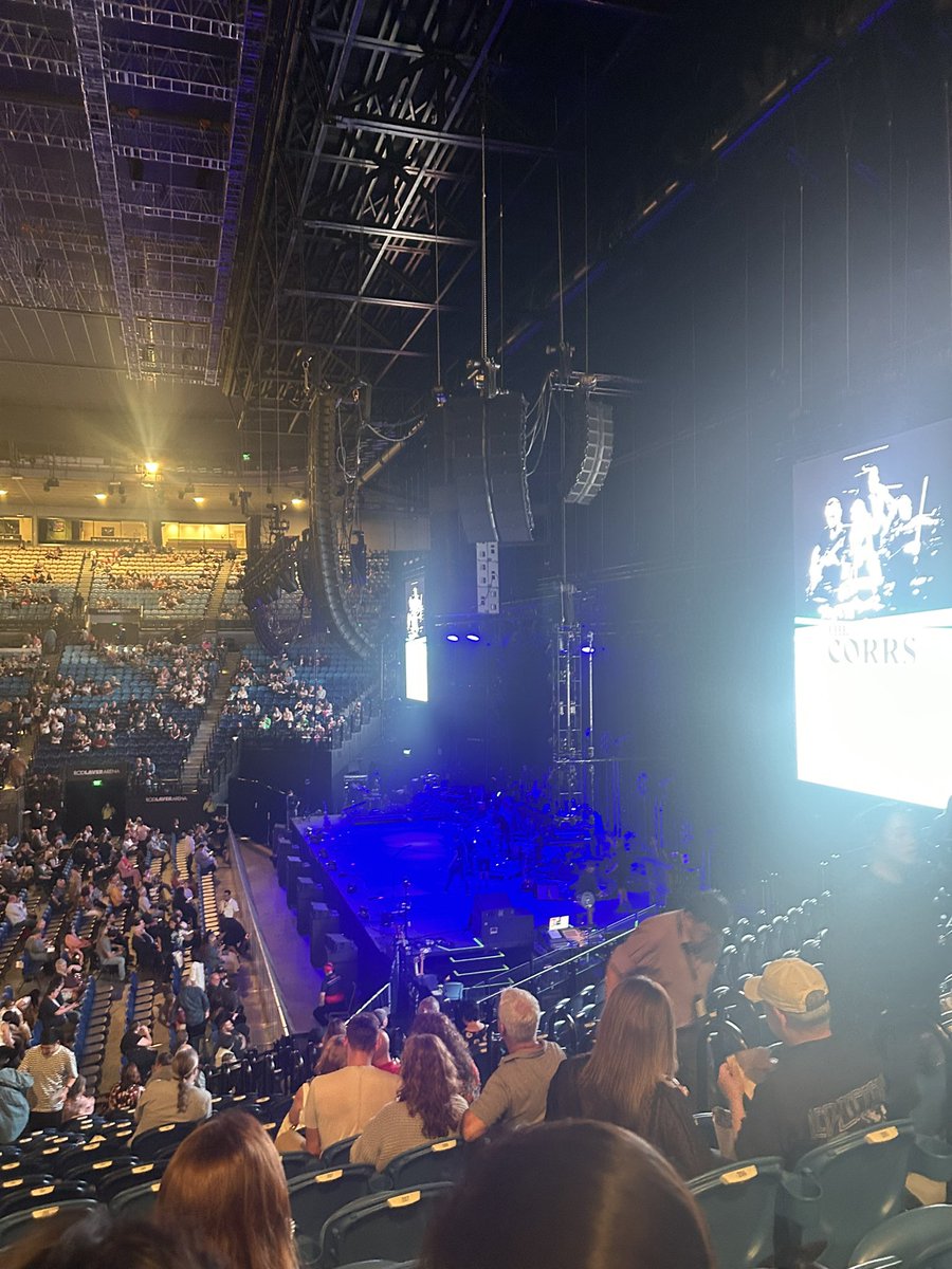 In 1999 The Corrs released their Unplugged album &amp; I listened to it all the time. For 24 years The Corrs have been my dream concert &amp; tonight I finally got to see them live! #stagenozoom 🤩