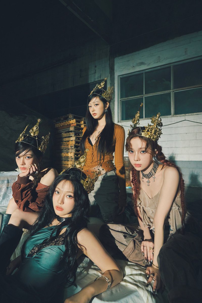 keitadj3's tweet photo. 今年最後のカムバック大戦🍂

November comeback
06 ZEROBASEONE
07 OMEGA X
08 KISSOFLIFE
08 SOOJIN debut
10 aespa
10 Stray Kids
13 Red Velvet
14 Crush
15 DAVICHI
15 AMPERS&amp;ONE debut
15 &amp;TEAM
17 ENHYPEN
20 THE BOYZ
20 J.Y.Park 
21 VIXX
22 DREAMCATCHER
27 ATBO
27 TAEYEON https://t.co/CWeM0dW2n1