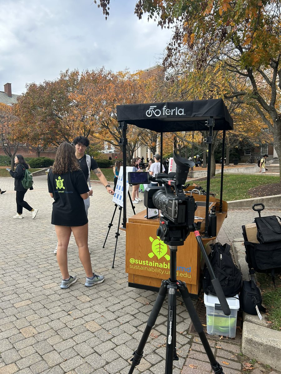 RubySiefken's tweet image. SustainableUMD held their Campus Sustainability Month Celebration at Hornbake Plaza last Friday. The event was a great way for students to become involved in sustainability on campus! @AlannaKopania #j262a