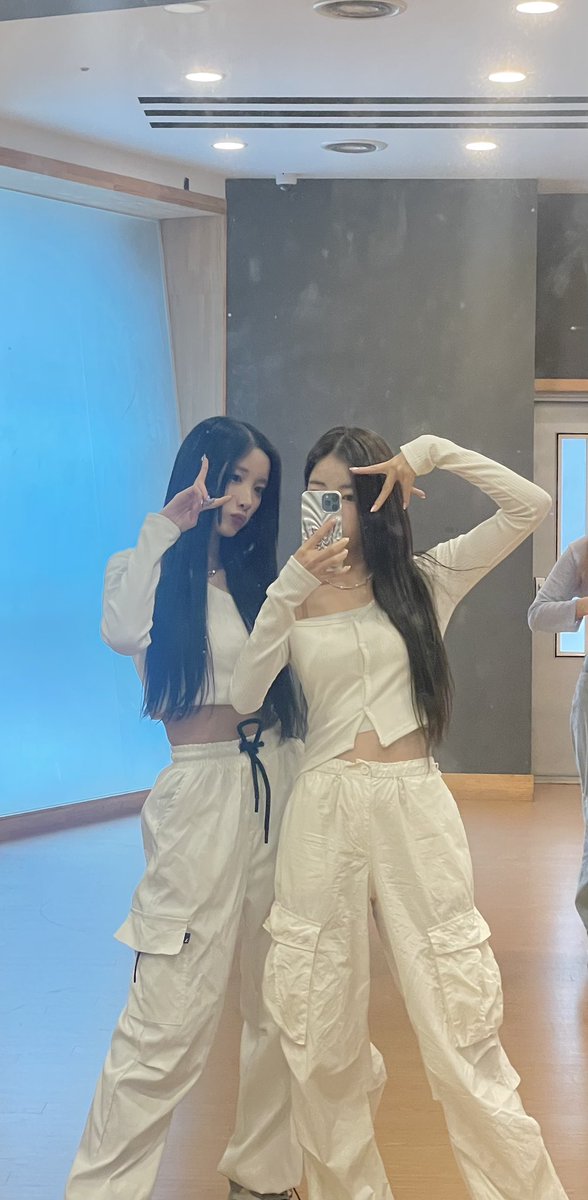RBW_PURPLEKISS's tweet photo. [#고은]
ユキちゃん🐱
お誕生日おめでとう~~🎂🎉
우리 유키 항상 너무 대견하고 멋져어ㅓ
아프지 않고 미주 투어 끝까지 잘해보자💕
나는 항상 유키 편이라는 거 잊지 말고 
사랑해 내 덩생🫶🏻🫶🏻 https://t.co/SrYwS7L6ao