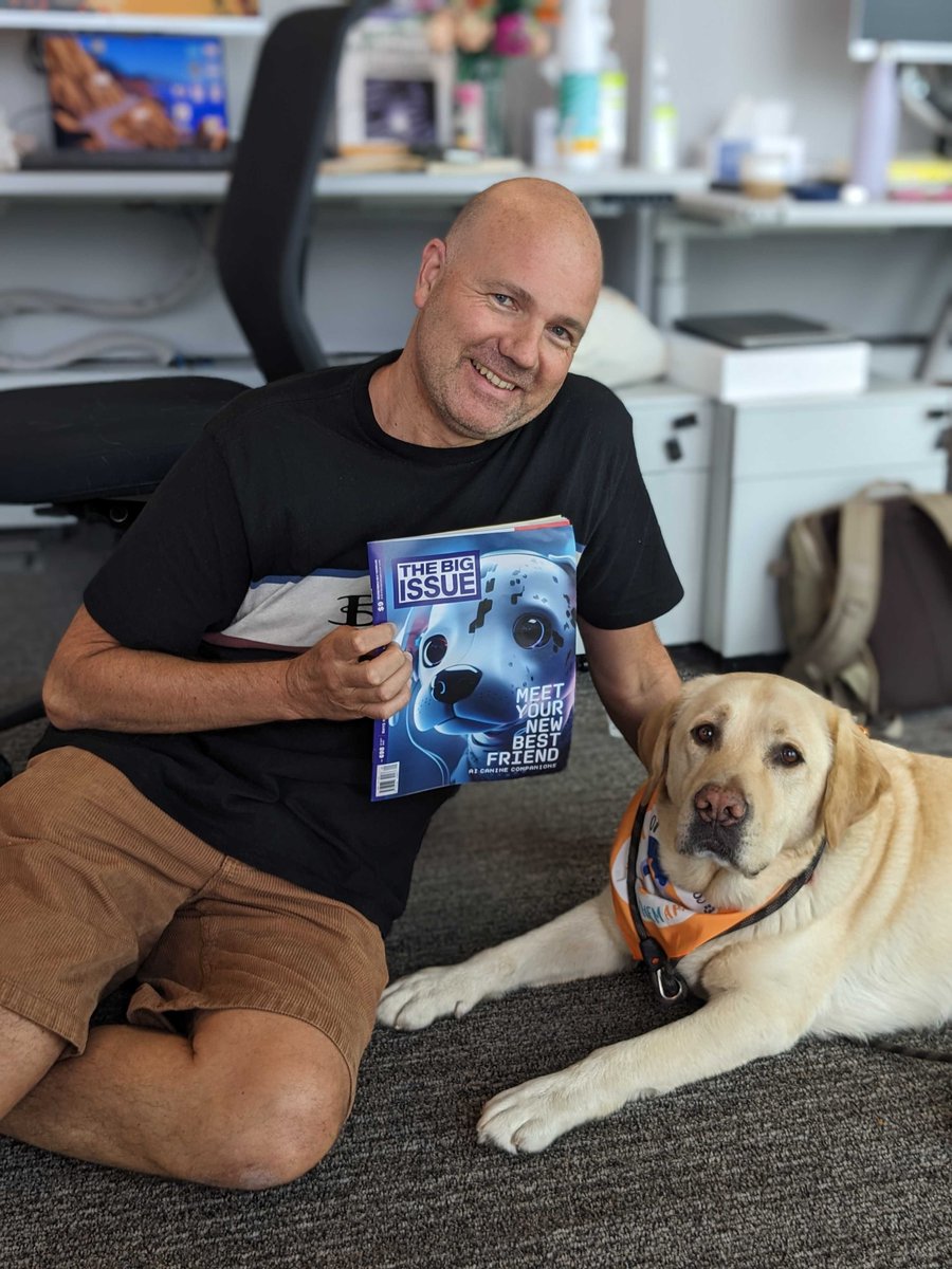 CAIDE researcher @CoghSimon is quoted in this month's Big Issue magazine on robot dogs. Simon is pictured here with non-robot dogtoral canidate Basil 🐶