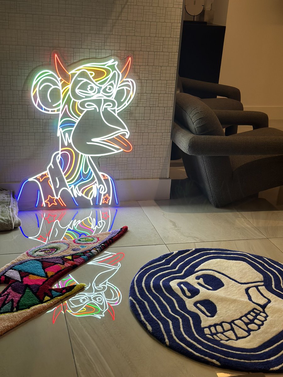 MS_NFTy's tweet image. BORED IN LA ✨with frens.

@BoredLApes @Prjct_xyz @4evaFamouss @seannana @MeiravHaber @JavierLovato127 @apecoin @BoredApeYC @richclasdecor