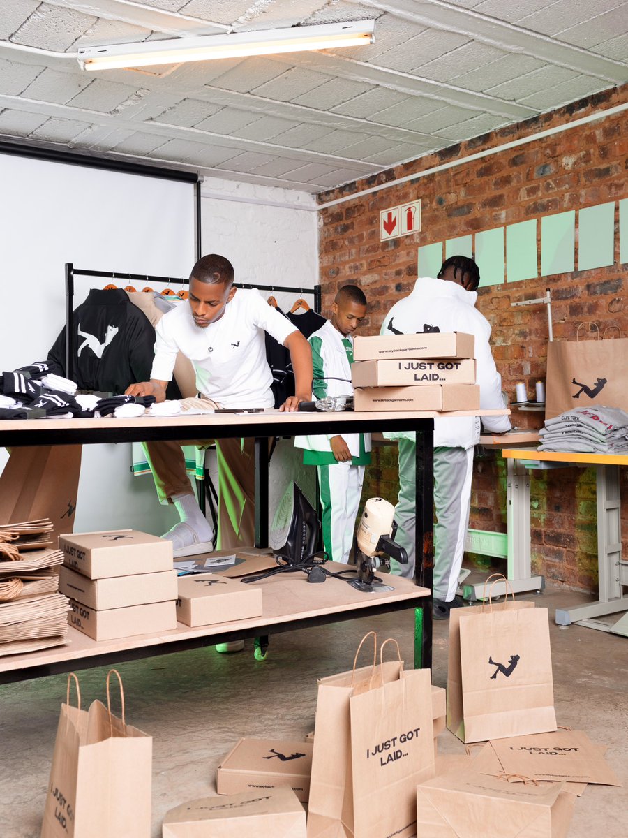 laybackgarments's tweet photo. We are simple,timeless and playful,we strive to give you an aesthetic look which will communicate on your behalf,inarguably making your presence sensational without having to alter any word,let the garments become part of your story telling to the rest of the world. https://t.co/jpD11VwCg8