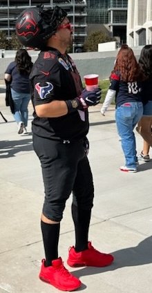 Rocketman9495's tweet photo. @owendaniels Serious Game Day Drip https://t.co/IQpLiRfe9q