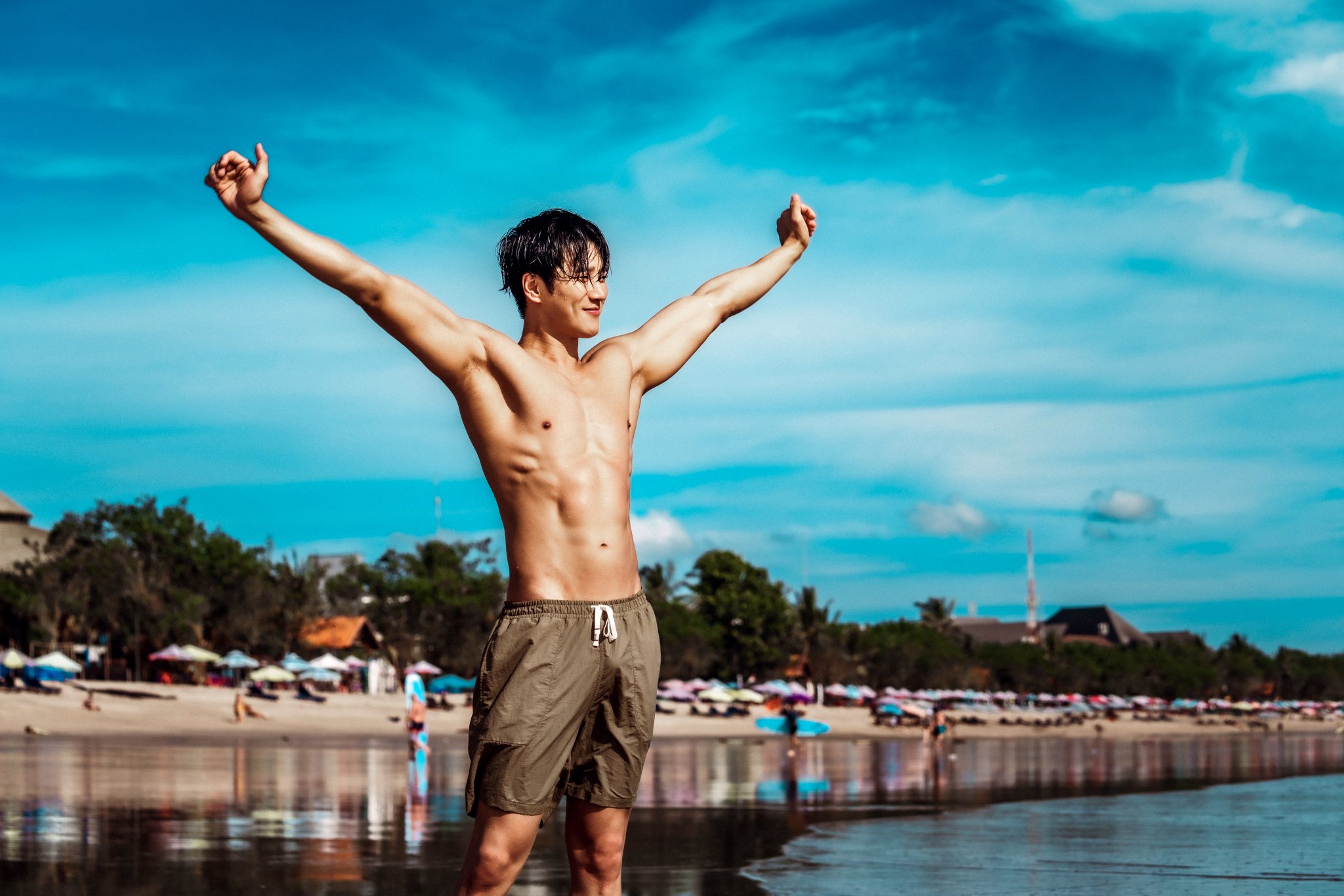 アンボヒョンHoliday in Bali 写真集+DVD＋予約特典+おまけ付き F-OgbYObIAA4_nt.jpg:large