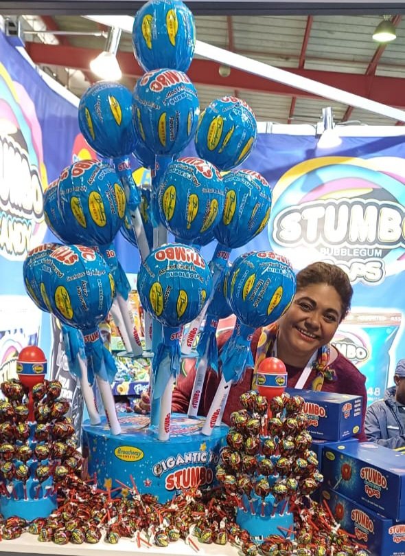 Gigantic Pop from Broadway Sweets
#stumbo