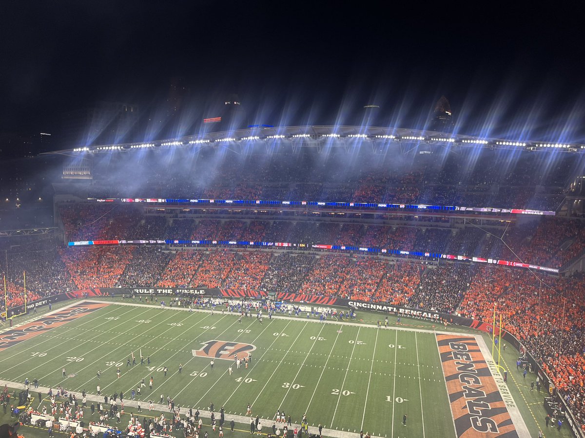 Shoutout to the @Bengals as an organization for having the vision and ambition to execute the #StripeOut on National TV. Incredibly fun to partake in and a great example of how much Cincinnati loves their city and teams. WHO DEY! #RuleTheJungle