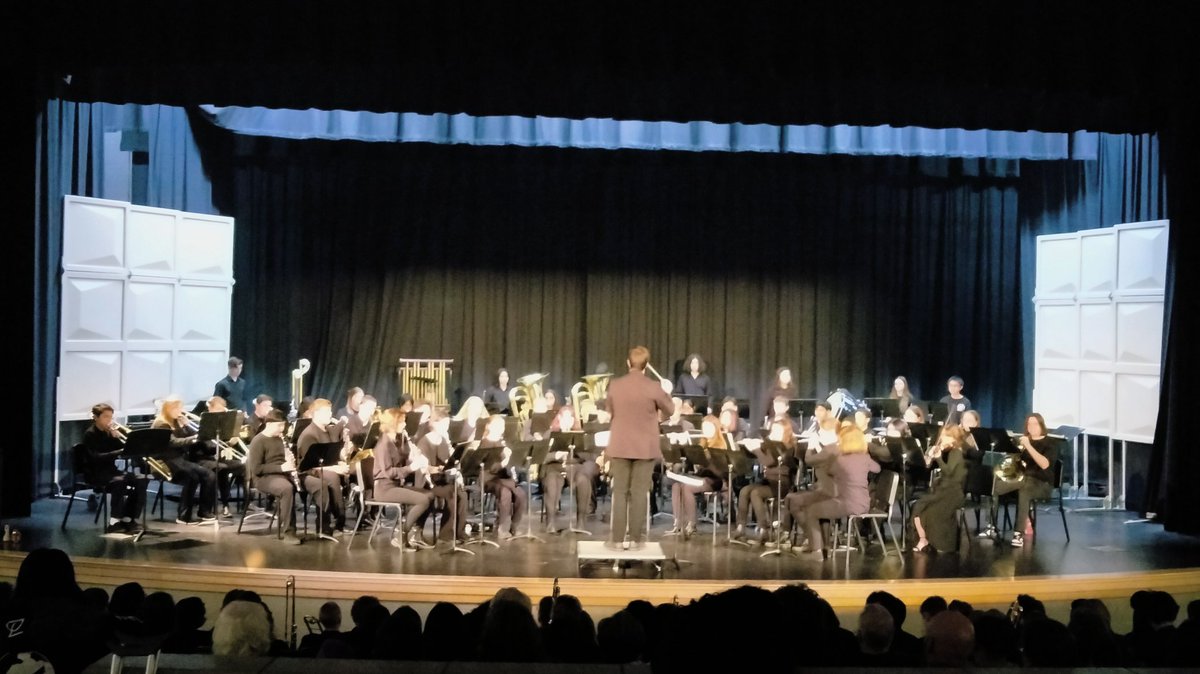 All three bands from West Valley High School sounded amazing for their fall concert. Nice job by our students! Thnx to HS instrumental music teacher, Kirk Knight! 🎶 @WVSD208