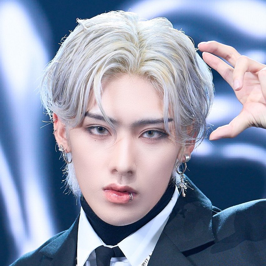 haeshion's tweet photo. his visuals... https://t.co/mbYaH7UnHF