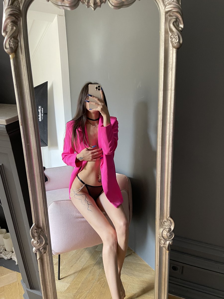 onlyAshleyqueen's tweet photo. Pink panther image, elegant note😏 https://t.co/nTeeuPSMWt