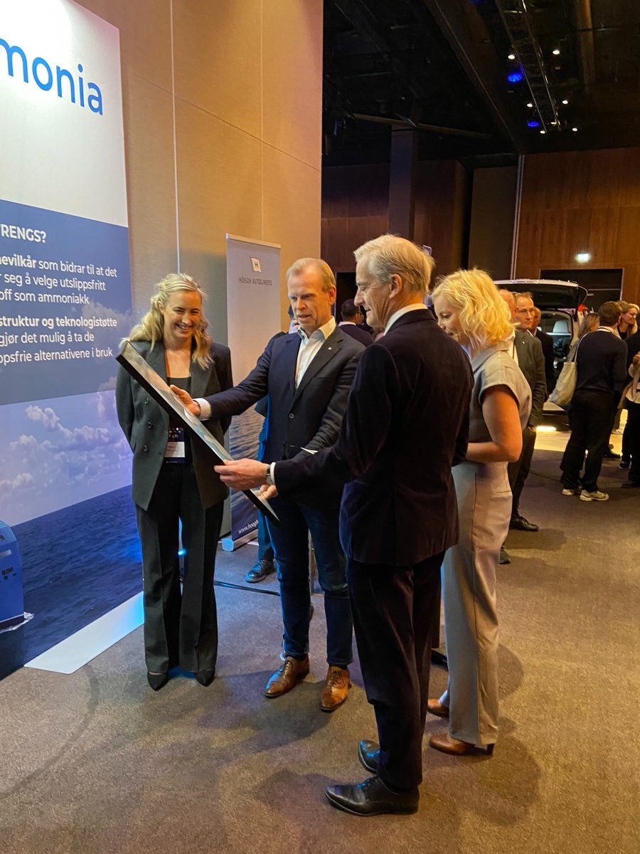 yara's tweet photo. At @zeronorge, we showcased concrete ways we're cutting emissions. 💨

🚢 Working w/ North Sea Container Line, we announced Yara Eyde - the world's first ammonia-powered container ship!

♻️ We also shared our agreement w/ @HoeghAutoliners on a future supply deal of clean ammonia. https://t.co/RnumX33gdh
