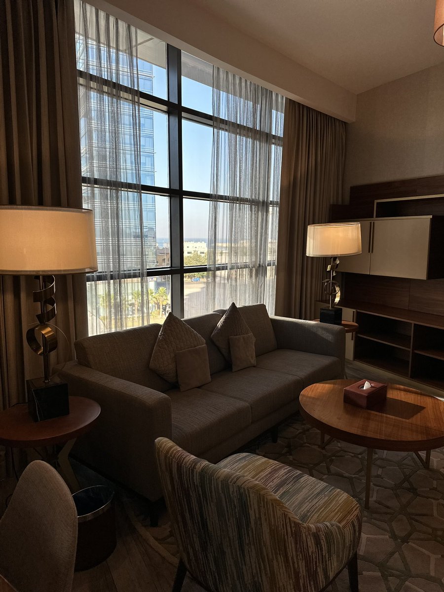 Ascott_alkhobar's tweet photo. إقامة مفعمة بأجواء من الفخامة في أجنحة وغرف #اسكوت_كورنيش_الخبر  اقضي تجربة فريدة مع عائلتك والاصدقاء في قلب #الخبر  ✨💙

#الشرقية_تبدع #فنادق #الخبر_الان https://t.co/jitW40GkyB