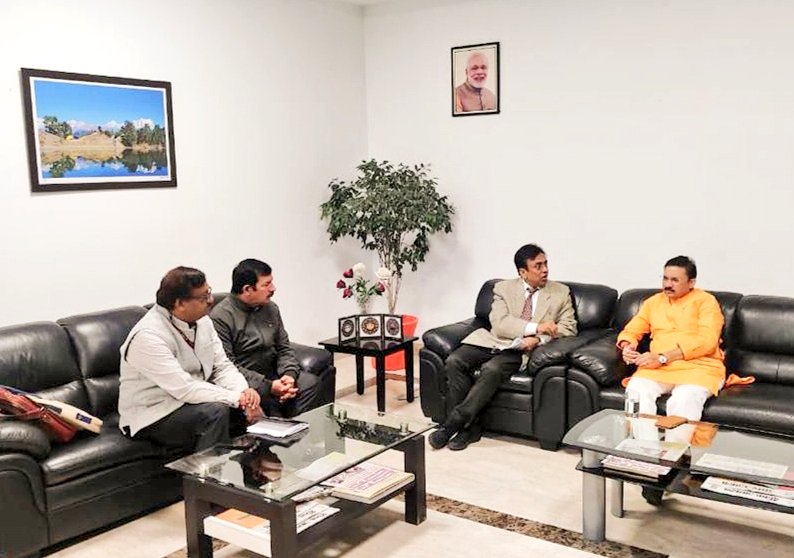 devusinh's tweet photo. Undertook a review meeting of field officers of @IndiaPostOffice, @DoT_India and @BSNLCorporate of Uttarakhand.

Focus of the meeting was to ensure 4G services and Banking services in each village of the state. https://t.co/SrG4UZijjt