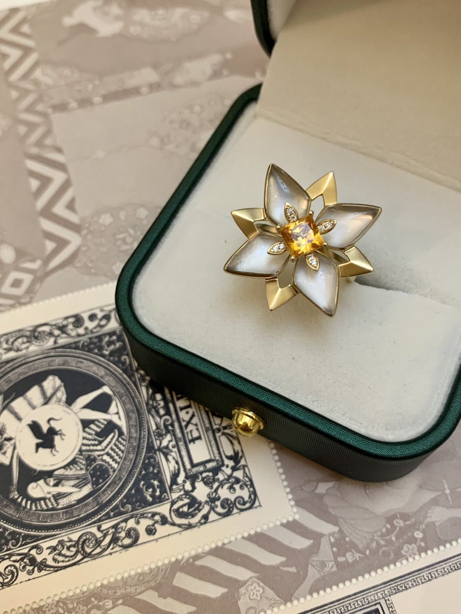 drosaxx's tweet image. 订的阿贝多戒指💍