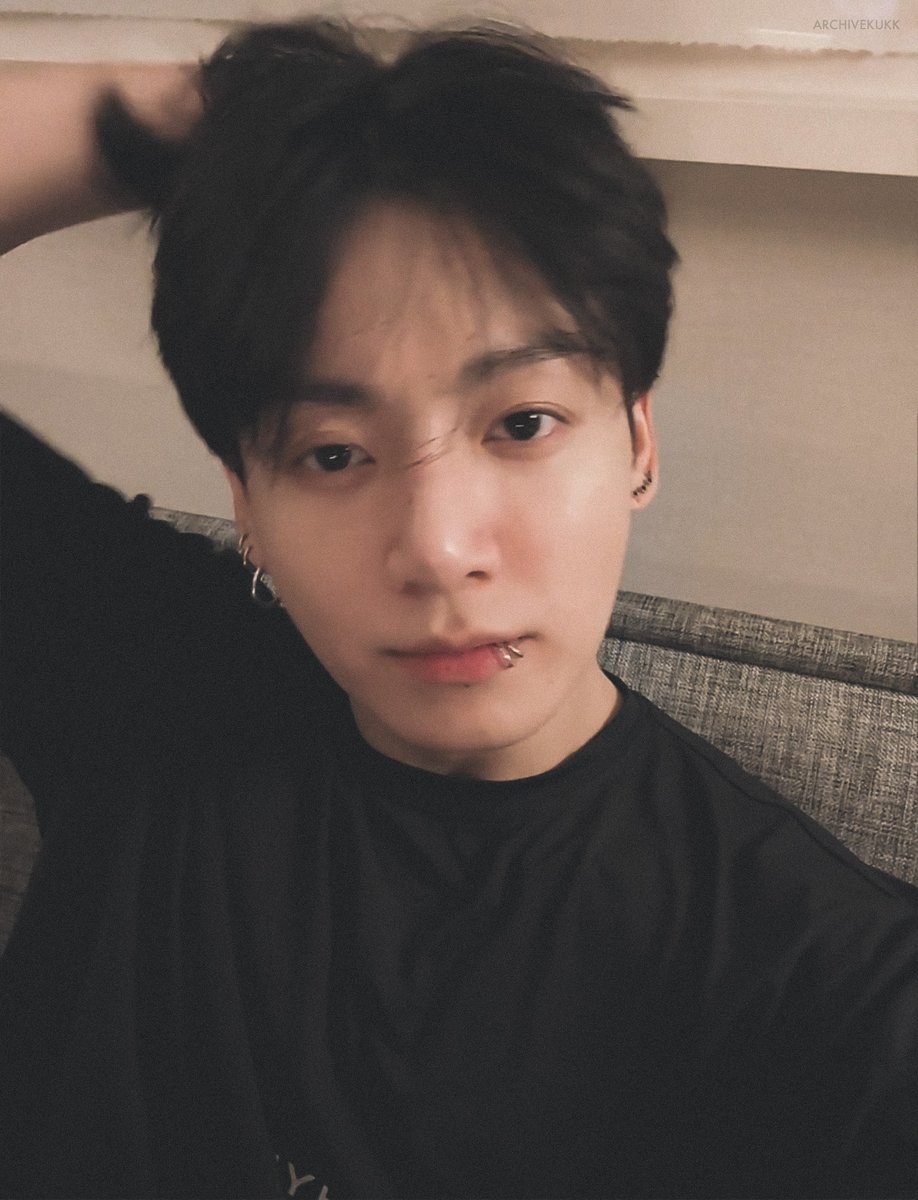archivekukk's tweet photo. He is so fine 😭 #jungkook https://t.co/ryxUt9kIss