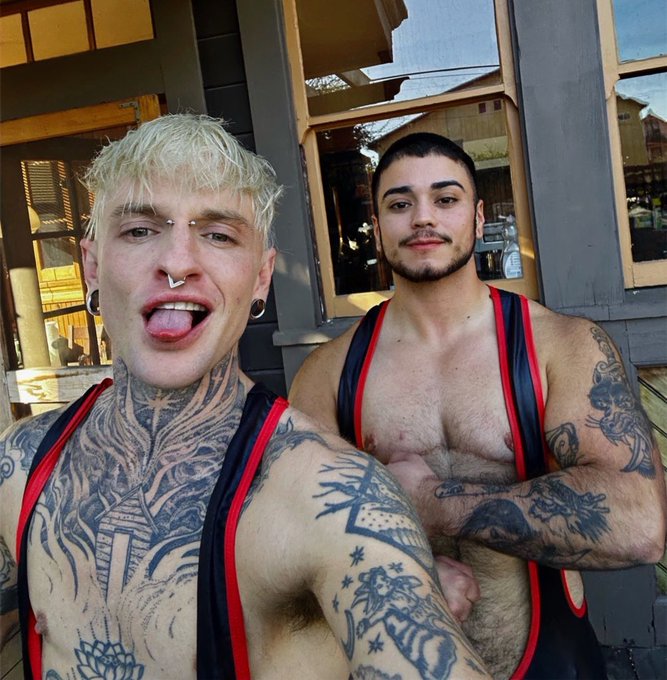 1 pic. w/ best bro b4 he fucked me @Apollo__moon ❤️?❤️??‍♂️ https://t.co/3iDkvutqsX