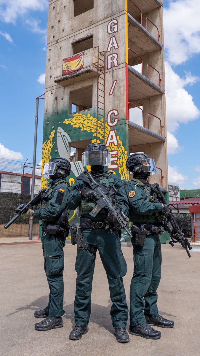 UAR - GAR - CAE - Guardia Civil tweet media