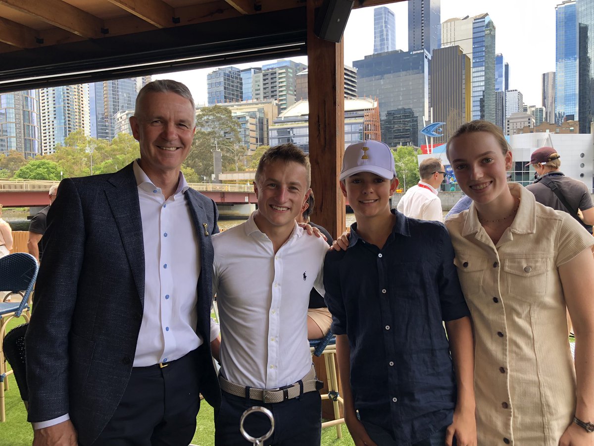 mcsmithracing's tweet image. It’s Melbourne Cup Eve 🏆

The finishing touches are complete, roll on 3pm tomorrow! 

Great to catch up with True Marvel’s owners and connections @Darby_Racing this afternoon along with “Aussie” @TomMarquand and Damien Oliver! 

#TrueMarvel
#TeamMCS