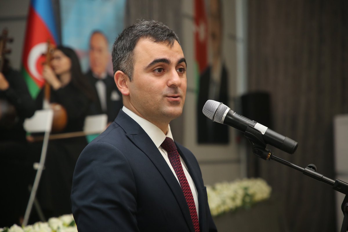 ShRahmanli's tweet image. Şükürlər olsun ki, artıq xoş günləri xatırlamaq üçün tədbirlər təşkil edirik. 

Zəfər Gününə həsr etdiyimiz “Zəfərin Səsi” tədbiri çox maraqlı keçdi. 
Əməyi keçən gənclərimizə və bütün tərəfdaşlarımıza təşəkkür edirəm! 

#ireli2023 #AzGF #NAYORA #AGMA  #ZəfərGünü #BayraqGünü