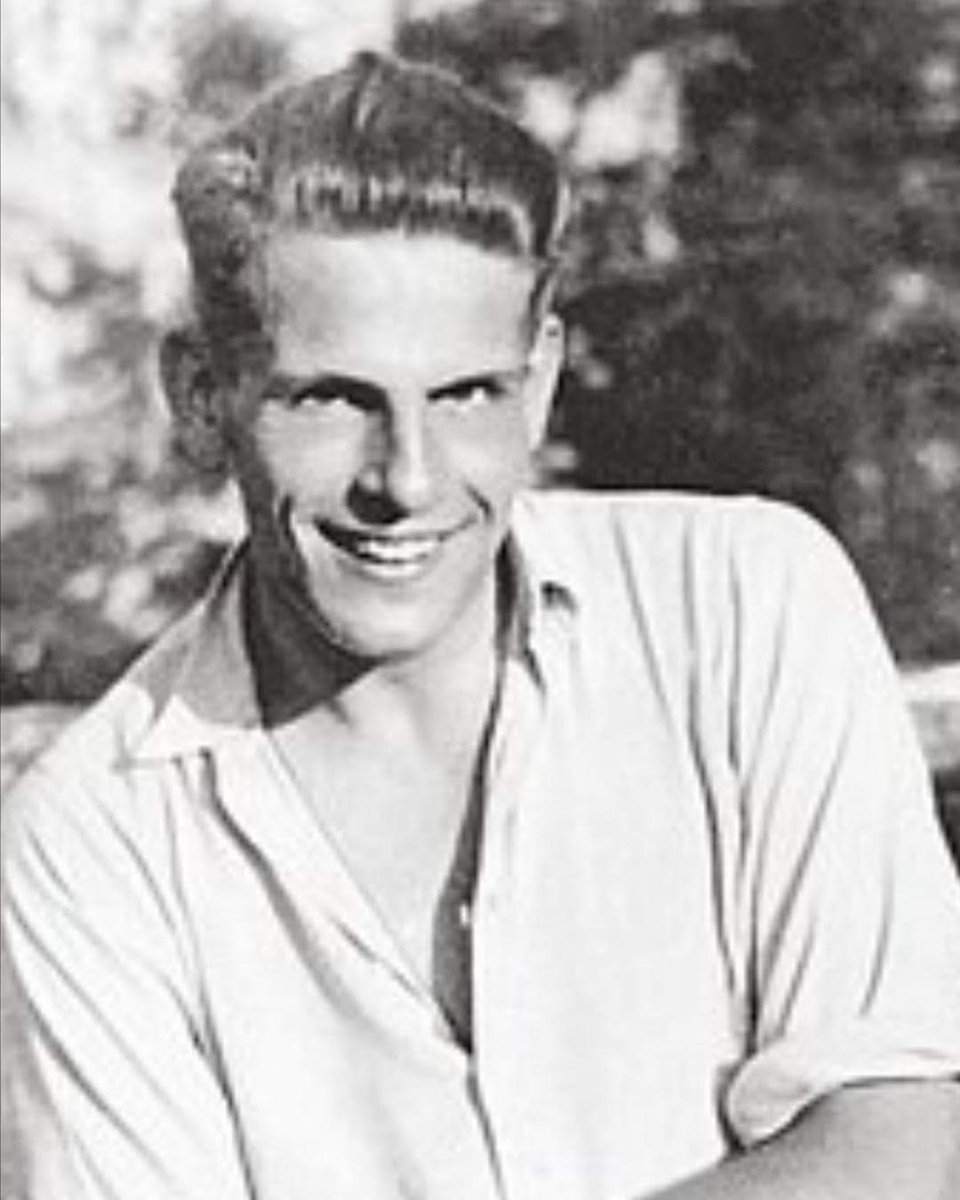 MichaelMamiani's tweet image. Heute vor 104 Jahren.

Christoph Probst wird Geboren.

#ChristophProbst
#WeißeRose
#Widerstandskämpfer

de.m.wikipedia.org/wiki/Christoph…