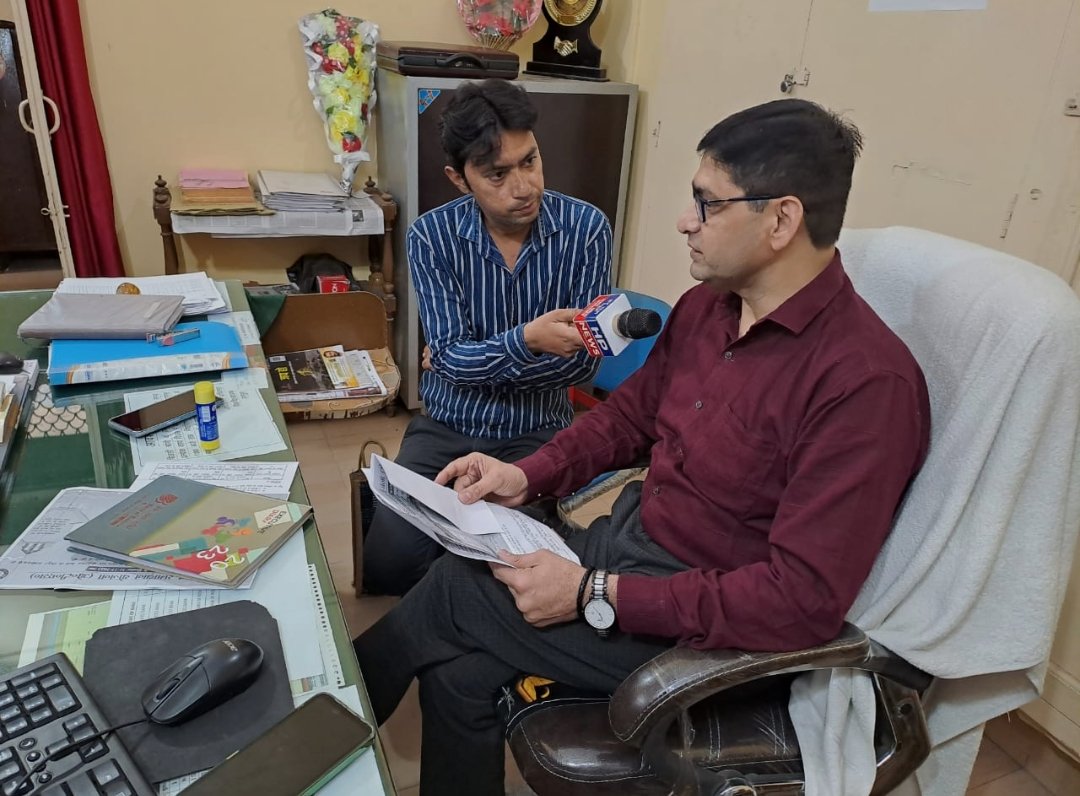 eeedd1rampur's tweet photo. प्रदेश  के समस्त विद्युत उपभोक्ताओं के लिए  @UPGovt द्वारा एकमुश्त समाधान योजना (OTS) लाई गई  है, जो आगामी 8 नवंबर से 31 दिसंबर, 2023 तक लागू रहेगी। इस संबंध में उपभोक्ताओं को जागरूक करने हेतु प्रेस वार्ता के माध्यम से व्यापक प्रचार प्रसार .किया गया । @aksharmaBharat @MdPvvnl https://t.co/FdEwyXCInO