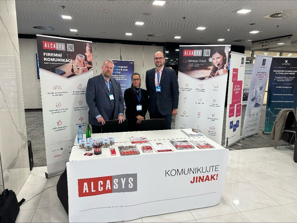 Habt ihr Stefan auf der Admez Contact Centre Konferenz  in Prag  gesehen? 🧐  Hier ist er mit unseren Freunden von ALCASYS  @petrhybs