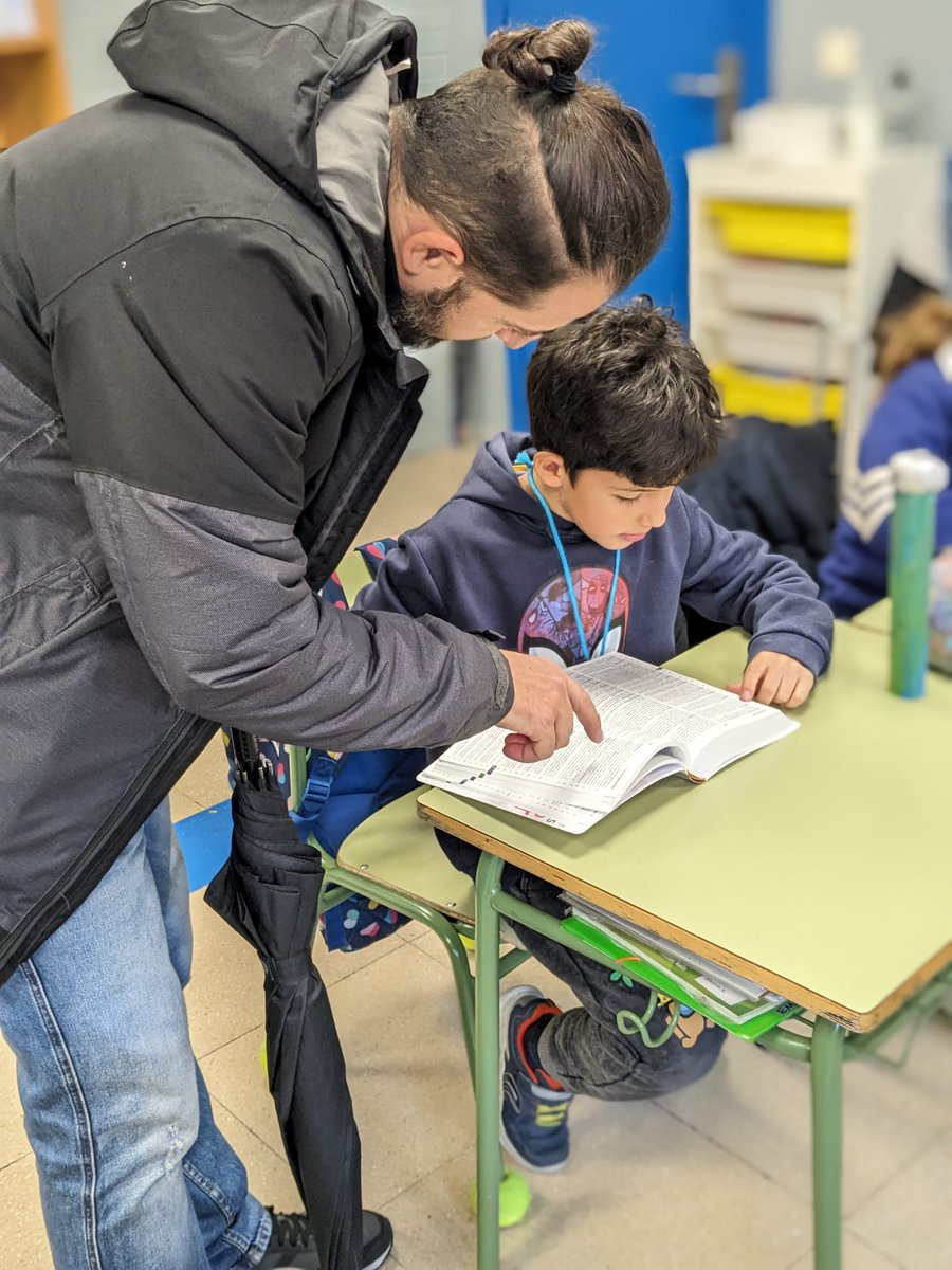 vmh_feye's tweet photo. 🗞️ El proyecto "Notikids" ha llegado a su final con unos rincones junto a las familias en #vmhFEyE ¡Gran demostración de creatividad y talento! #colegiosFEyE #EducacionPrimaria #ProyectoDeComprension https://t.co/gcugcbj48u