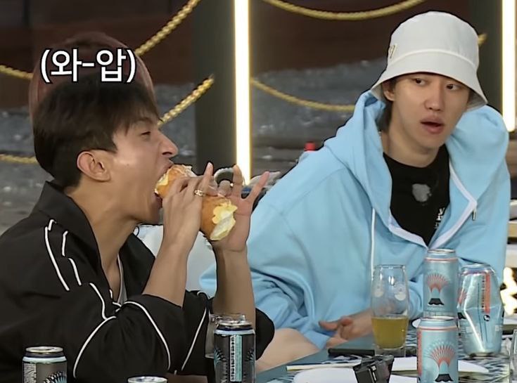 [17s] sender lagi suka banget sama dk si pria penghibur, tolong kasih tau apapun soal dokyeom dong apa aja aku pengen tau banyak soal dia yang lucu aneh random bikin mewek semuanya 👭🏽

Sama ini, eps gose yang mana yaa?