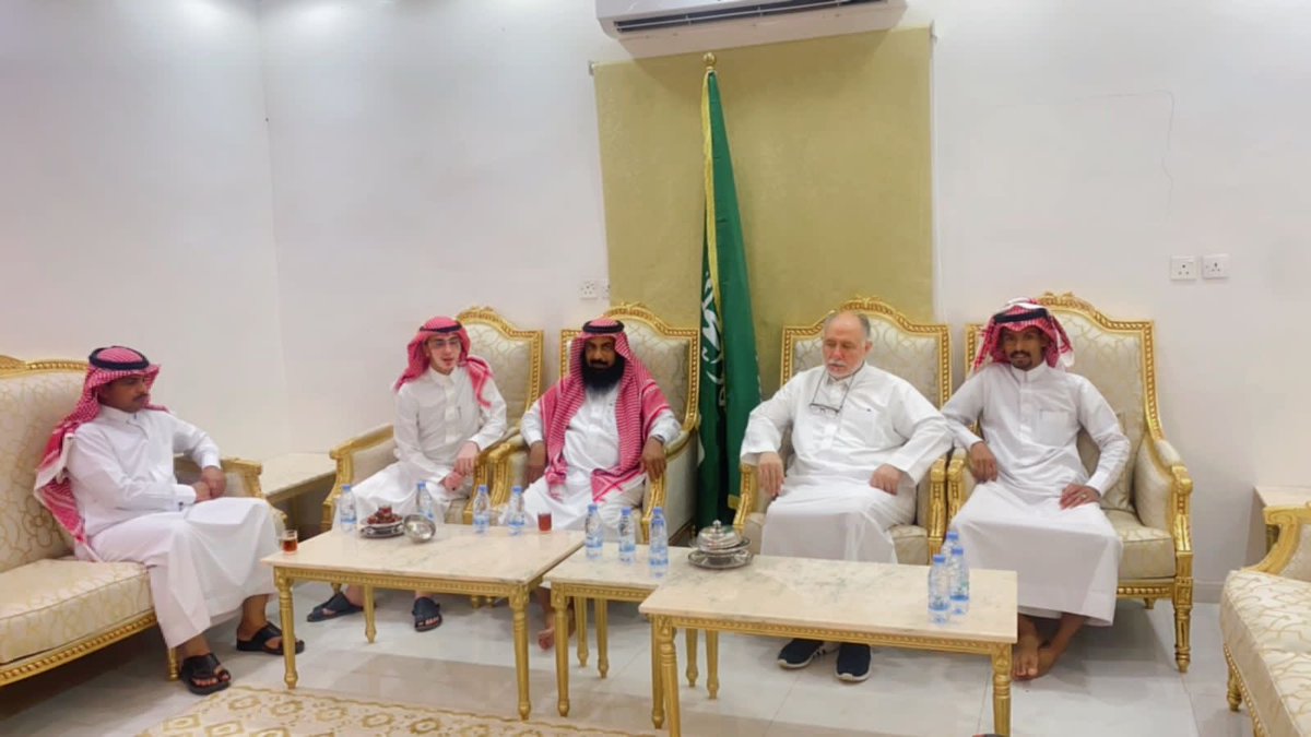 ضمن مبادرة إمارة منطقة تبوك <a href="/TabukPrincipal/">إمارة منطقة تبوك</a> لتطوير القطاع الغير ربحي بالتعاون مع موؤسسةالملك خالد تشرفت #جمعية_شثاث  اليوم باستقبال الأستاذ / ماهر أبو حجله وبرفقته ممثل محافظة أملج بمقر الجمعية .
نسأل الله أن يبارك بالجهود وأن يوفق الجميع بتوفيقه