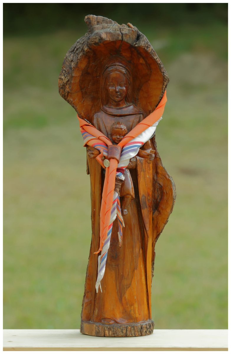 ¡Vamos a hacer réplicas de la Virgen del Camino por el 50 Aniversario! 🧡⚜️
👉🏼 En madera de tilo, hecha con pantógrafo y repasada a mano
👉🏼 Medirá unos 32,5 cm de alto
👉🏼 Costará en torno a 100€
¿Quieres encargar una? Rellena tus datos y te contactamos ✍🏻
forms.gle/dempBr4eSjAeXT…