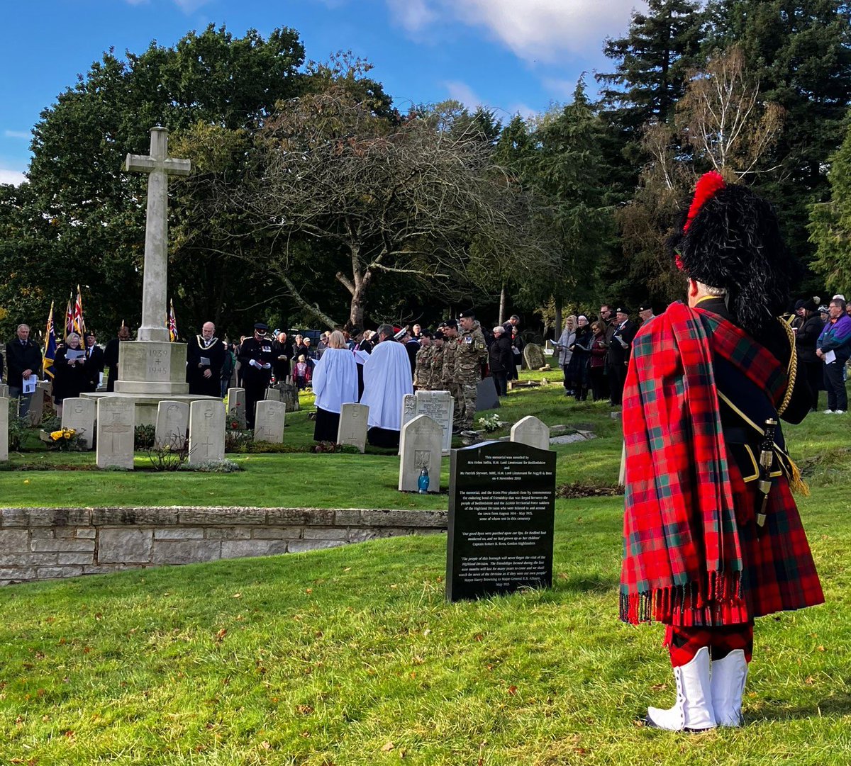 Vice Lord-Lieutenant of Bedfordshire (@vllbeds) on Twitter photo Honoured to represent <a href="/LLieutenantBeds/">Lord-Lt Bedfordshire</a> at the Bedford pipe band act of remembrance for those of the Highland Division who will forever be a part of Bedford. Thanks to the RBL Standards. <a href="/HighSheriffBeds/">Russell Beard</a> Mayor of Bedford and MP Mohammad Yasin for their support. Honoured to represent <a href="/LLieutenantBeds/">Lord-Lt Bedfordshire</a> at the Bedford pipe band act of remembrance for those of the Highland Division who will forever be a part of Bedford. Thanks to the RBL Standards. <a href="/HighSheriffBeds/">Russell Beard</a> Mayor of Bedford and MP Mohammad Yasin for their support.
