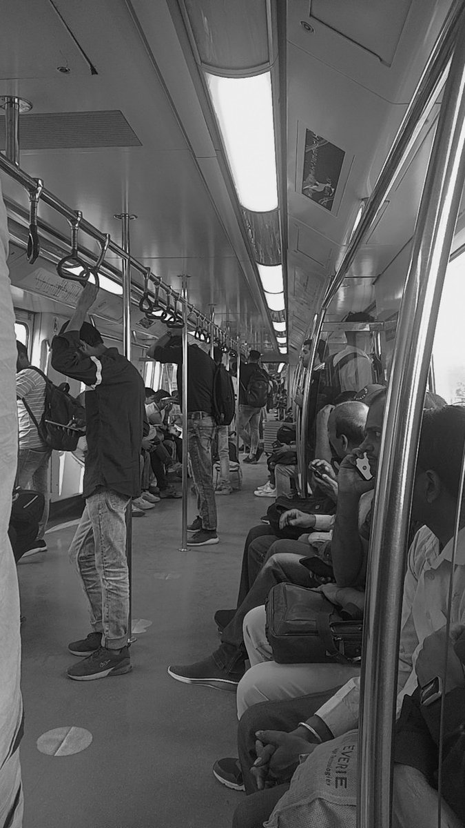 AnchalSriii's tweet photo. Life in Metro🚇
@OfficialDMRC
#DelhiNCR #life https://t.co/HhGDNvnVnA