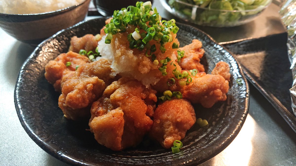 HaZaKuRa_C's tweet photo. 晩ごはん🥢

🔸冷凍鶏唐揚げの和風おろし乗せ
🔸旦那さんが釣ってきたカマス
🔸🥗

今日はダラダラ過ごしてしまった💤
有るもので簡単に☆

🐟️細くて小さいけど
淡白な身が美味しかった😋 https://t.co/DRpGjdQvWi