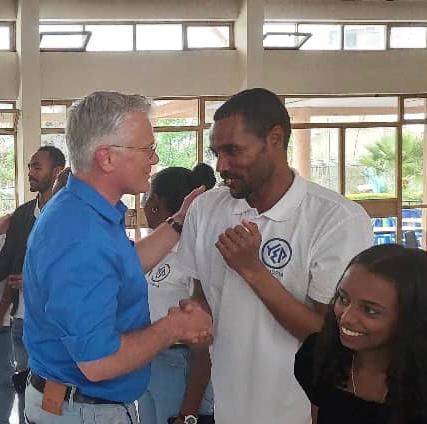 Op woensdagavond 15 november 2023 om 20:00 uur opent Rotaryclub Gouda-Bloemendaal haar deuren weer wagenwijd voor alle geïnteresseerden en belangstellenden. Kom kennismaken met onze club en ervaar het reilen en zeilen van een serviceclub eens van binnen uit.