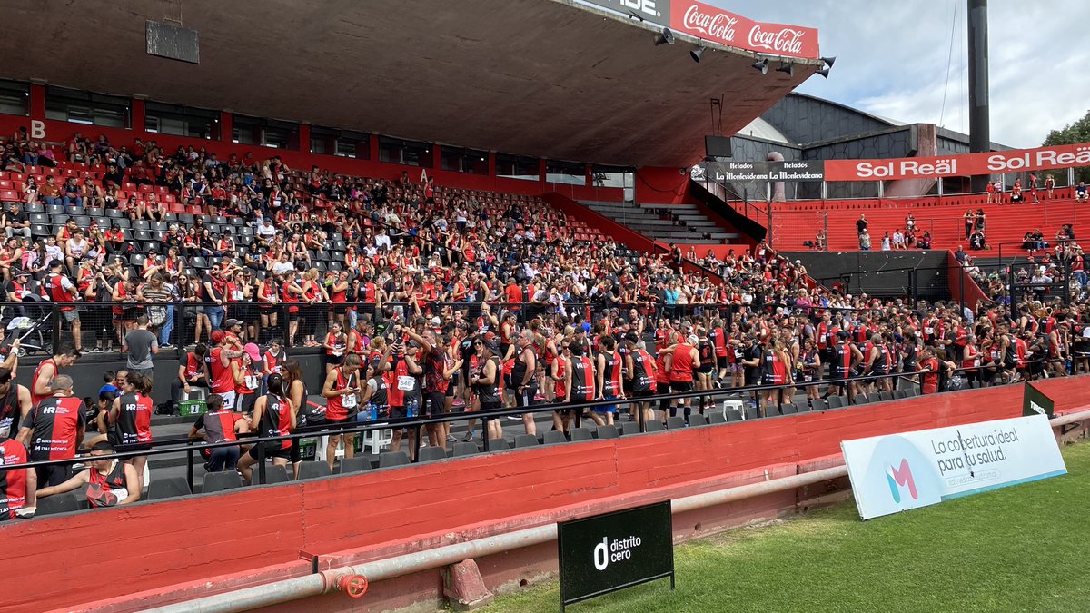 coloparonzini's tweet photo. Maratón 120 Aniversario. Más de 5000 leprosos y leprosas le dieron marco y batieron récord de inscriptos. @NewellsDeportes @Newells https://t.co/2e74XYMqwR