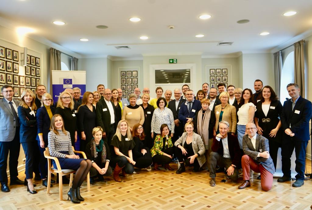 Team Europe Direct Polska tweet media