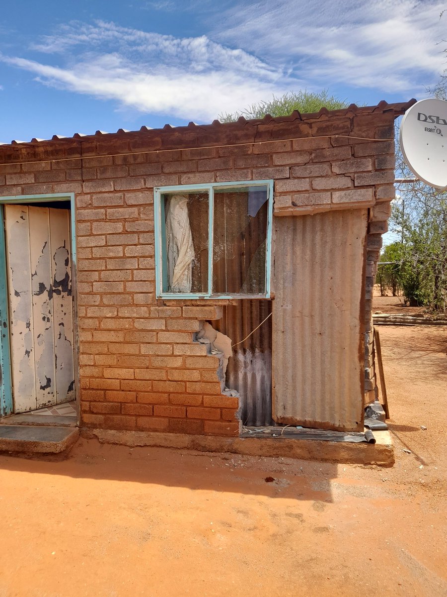 Some residents in Warrenton- Warrenvale near Kimberley say peaceful sleep has become a thing of the past for them as their houses are on a brink of total collapse.
These families say they fear for their lives as their walls crack more during rainy and windy days.
#SABCNews