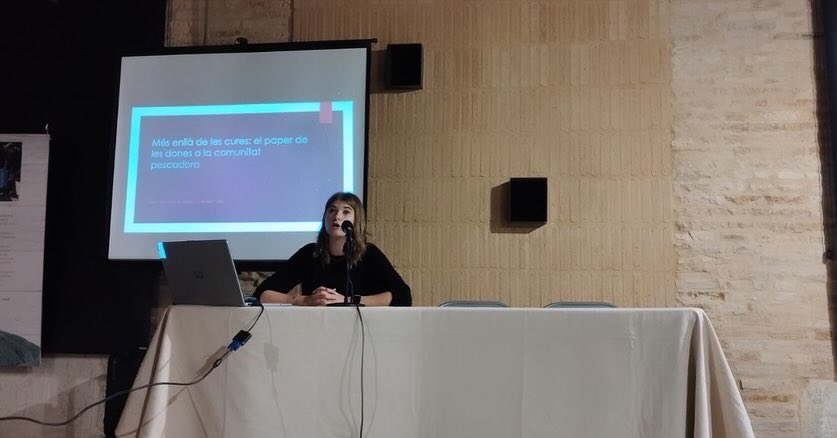 Aiida_Sanchez's tweet photo. Divendres al @MuseuMarEbre es va iniciar el cicle de conferències "Històries de la #Mar de l’#Ebre"

Vaig ser convidada per fer la primera: "Més enllà de les cures: el paper de les #dones a la comunitat pescadora". 

Gràcies! 💜

#historia
#antropologia
#phd
#phdlife https://t.co/PPy6kj17lr