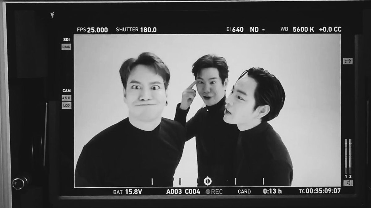 itistist's tweet photo. 1. อนุสนธิ #PeckAofIceInFriendnityConcert 

วันที่ไปดู #เป๊กอ๊อฟไอซ์ ถ่ายรายการ Campปลิ้น ของโอ๊ตป๊อบ ช่วงพูดคุยกัน มันคือรายการตลกนะ แต่บทสนทนามันเรียลจังเลย มีพูดถึงจุดเริ่มต้นของการเป็นศิลปินของแต่ละคน 15 ปีที่ผ่านมา ต่างก็ผ่านจุดกราฟสูง กราฟขาลง กลับมาขึ้น ไปจนจุดที่มันนิ่ง https://t.co/z0cppaj0Vo