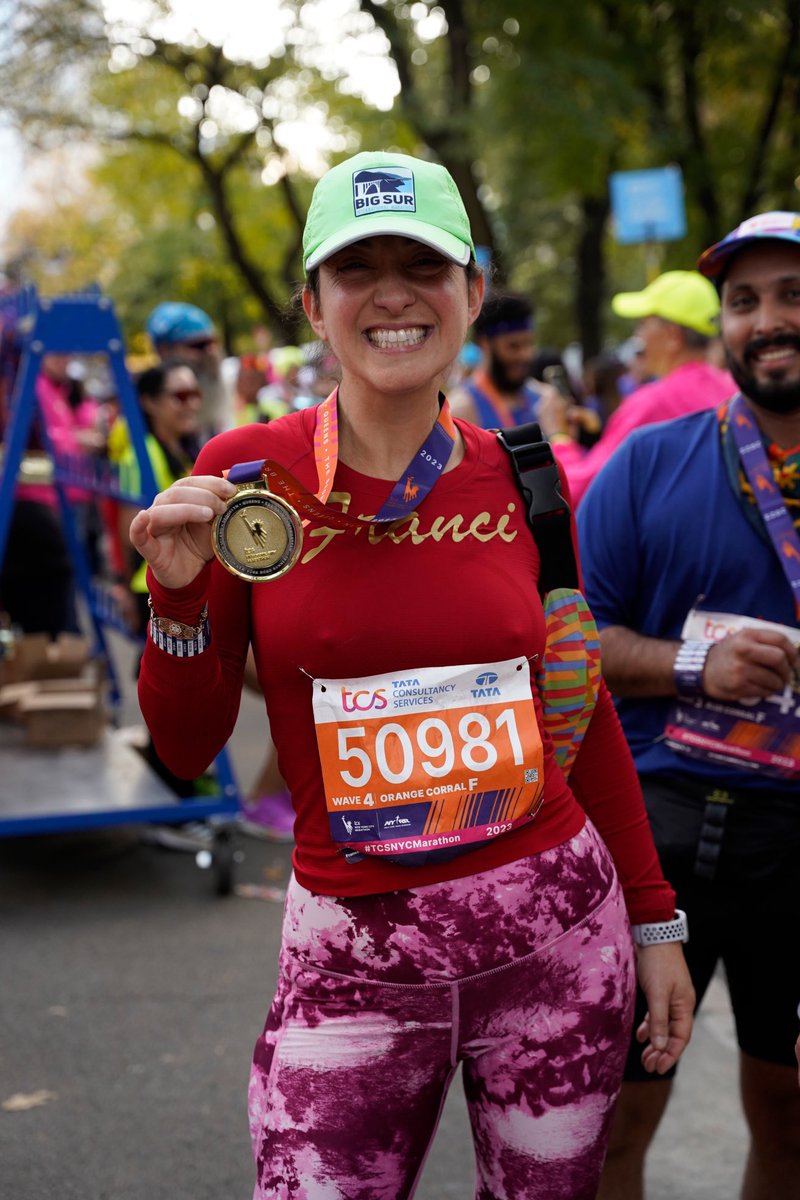 Franciii500's tweet photo. From start to finish the @nycmarathon was a blast! Wishing everyone who took on the miles & hills a wonderful #MedalMonday! 🏅I’m appreciative for all your support and warm wishes.🎉Yesterday’s #TCSNYCMarathon was a personal best for me. #strongsmilesformiles https://t.co/6iyEpTekOt
