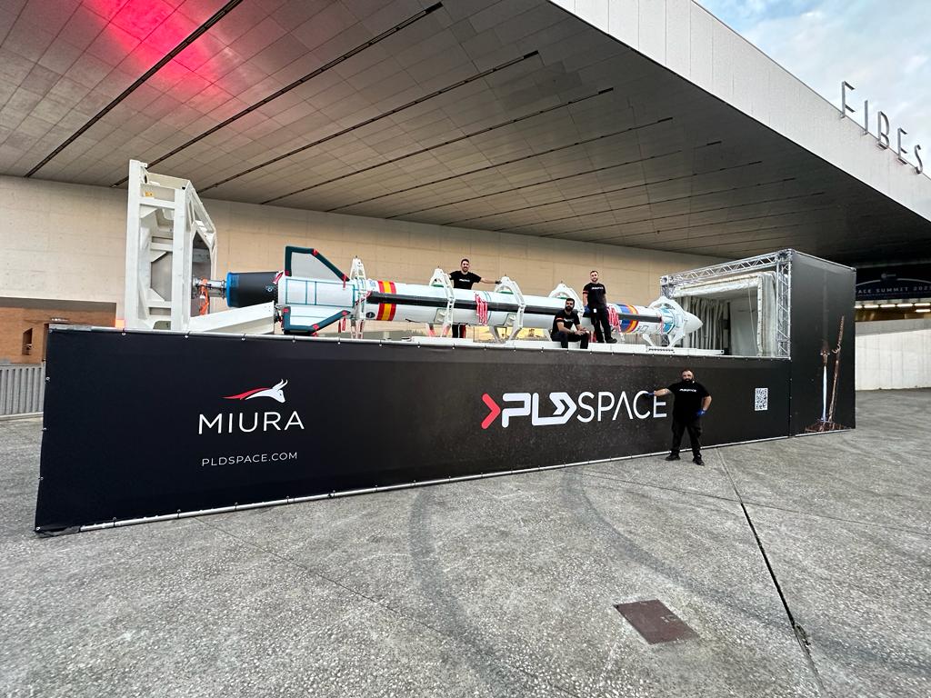 En la #CumbreDelEspacio de #Sevilla #SpaceSummit23 #SpaceSummit #ESA  hemos expuesto el MIURA 1 SN2, el cohete previsto para el futuro segundo vuelo de <a href="/PLD_Space/">PLD Space</a>.