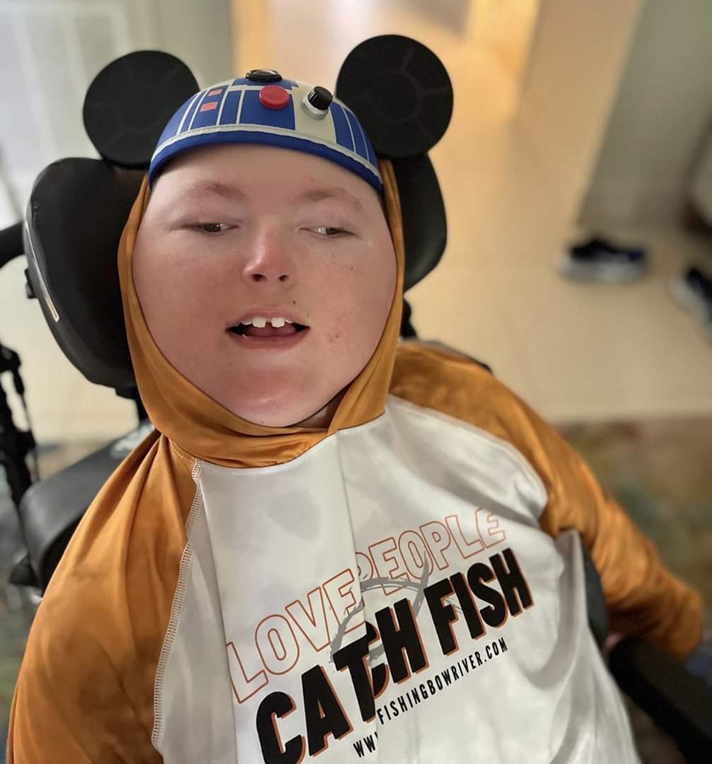 Koolwaysports's tweet photo. Monday Morning smile from Western
KoolKids love travelling to Disney.
They always pack is their KoolGear just incase it rains.
Live life the Koolway, stay warm and keep smiling!
#disabilities #wheelchairlife
#makelifeaccessible #adaptiveapparel #gratitude
#inclusion https://t.co/dplHQW6fnP